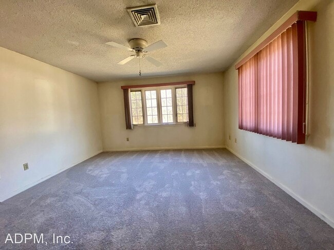 Building Photo - 2 br, 1.5 bath House - 121 Fox Hollow