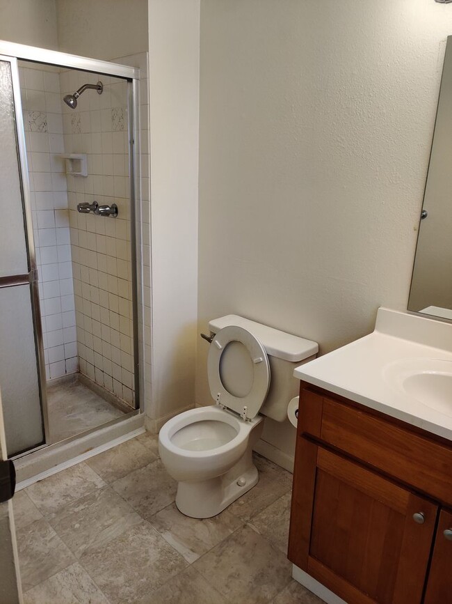 Building Photo - Great Lake Sammamish condo