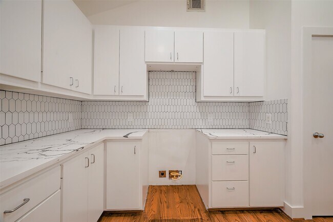 Building Photo - 9830 Cynthia Ann Ct