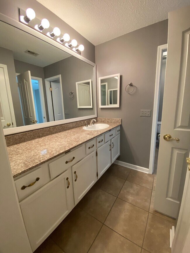 Building Photo - 3008 Harpers Ferry Dr