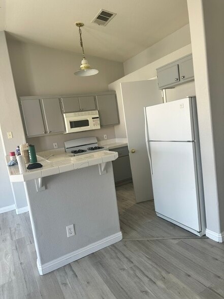 Building Photo - 6201 E Lake Mead Blvd