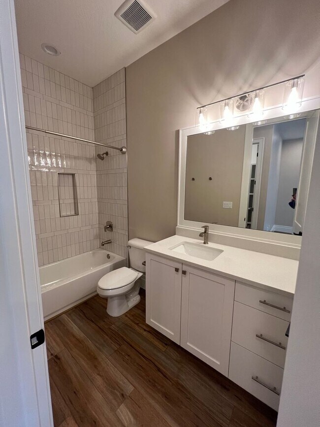 Building Photo - Beautiful 4 Bedroom, 4 Bathroom Home in The Dunes at Sand Hollow Resort