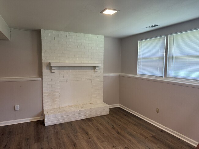 Building Photo - 315 Philray Rd