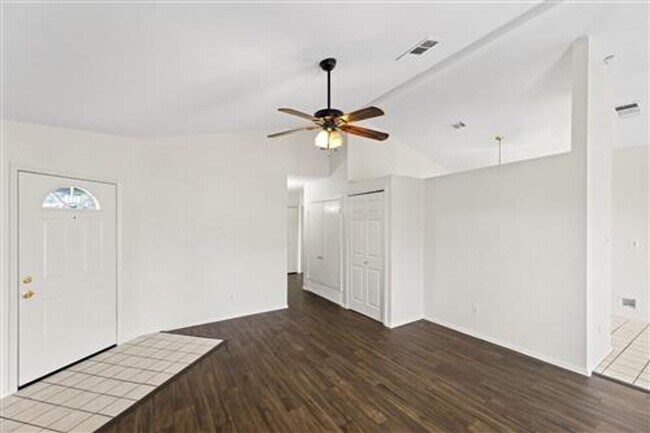 Building Photo - 4626 Larner St