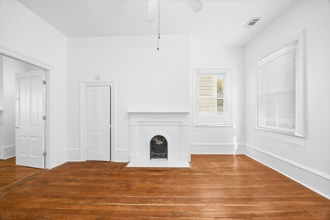 Building Photo - 112 E Anderson St