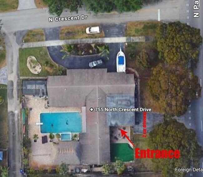 Building Photo - 755 N Crescent Dr