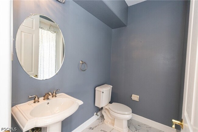 Building Photo - 8789 Paseo De Valencia St