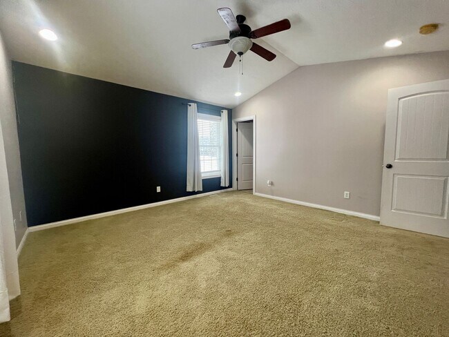 Building Photo - Gorgeous brick home with room to roam!