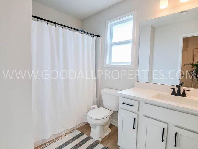 Building Photo - LIMITED TIME, MOVE-IN SPECIALS 3 Bedroom 2.5 baths in Waukee with a walk out basement on a Cul de...