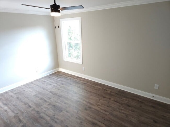 Building Photo - 609 Fairview Ave