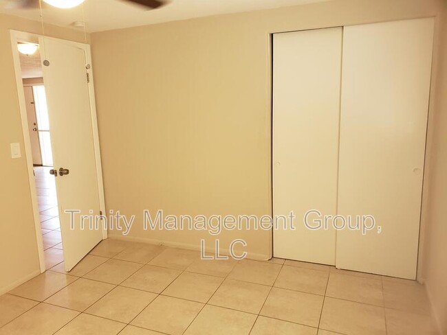 Building Photo - 5205 Drift Tide Dr