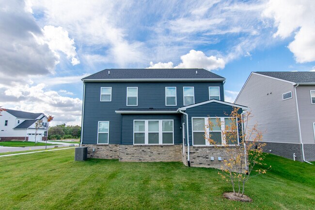 Building Photo - 717 Risdon Trail S