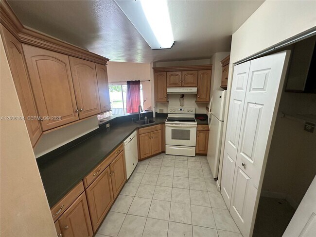 Building Photo - 3461 NW 44th St