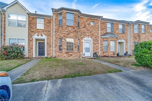 Building Photo - 714 Sutherland Dr