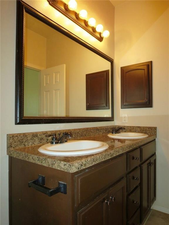 Building Photo - 14209 North Point Ave