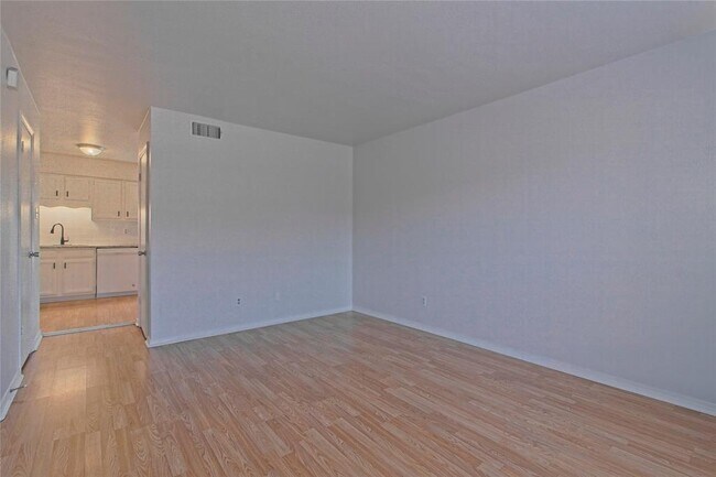 Building Photo - 3004 Whisper Oaks Ln