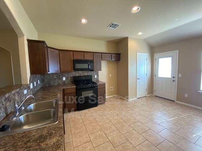 Building Photo - 2912 Thompson Farm Ln