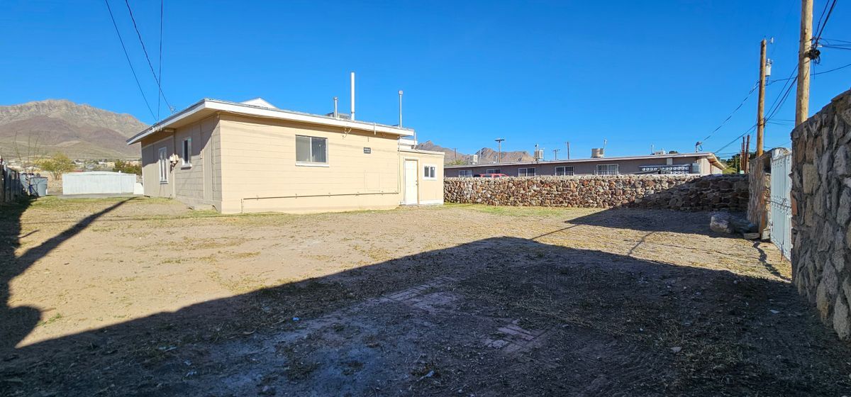 Building Photo - 8828 Kenneth St