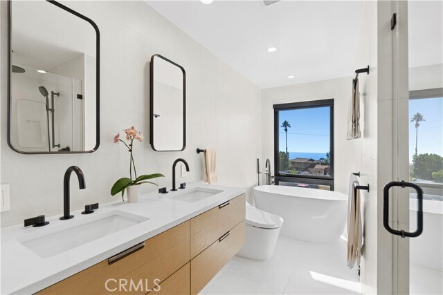 Building Photo - 2880 Zell Dr