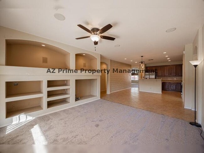 Building Photo - 2419 W Darrow St