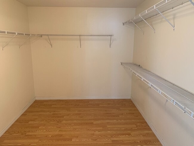 Building Photo - East Orlando spacious 3 bedrooms home with a large loft.