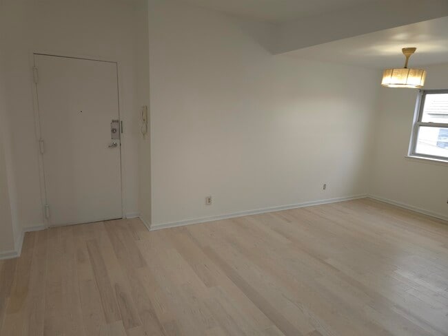 Building Photo - 6715 Polk St