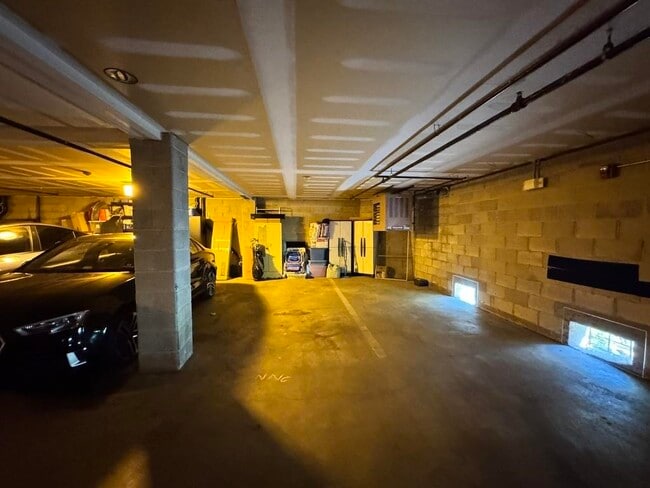 Building Photo - 531 Jefferson St