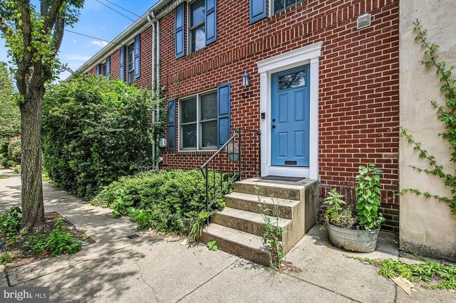 Building Photo - 829 N 4th St