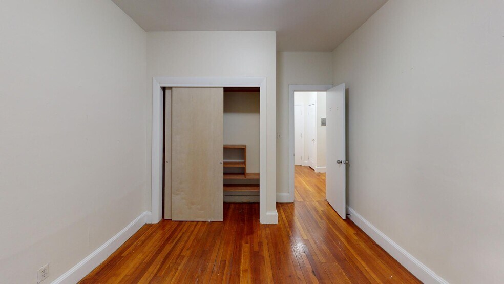 Building Photo - 33 Lancaster Terrace