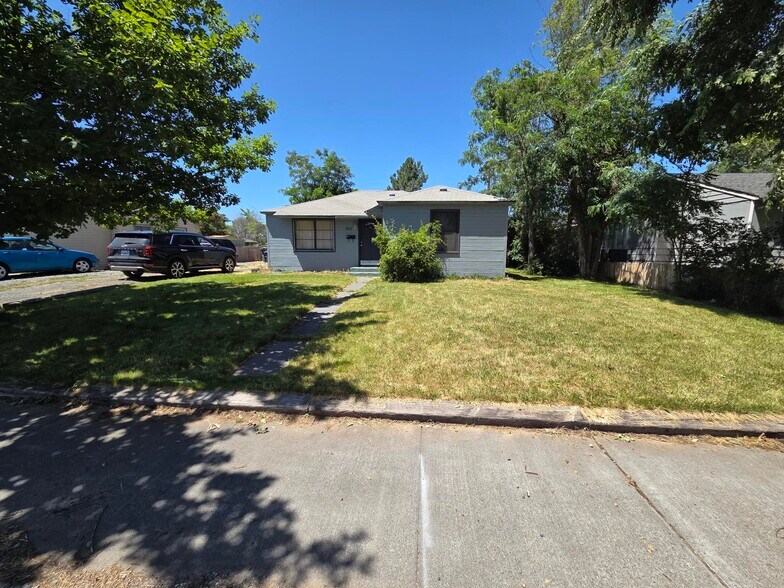 Building Photo - 420 N Mattson Dr