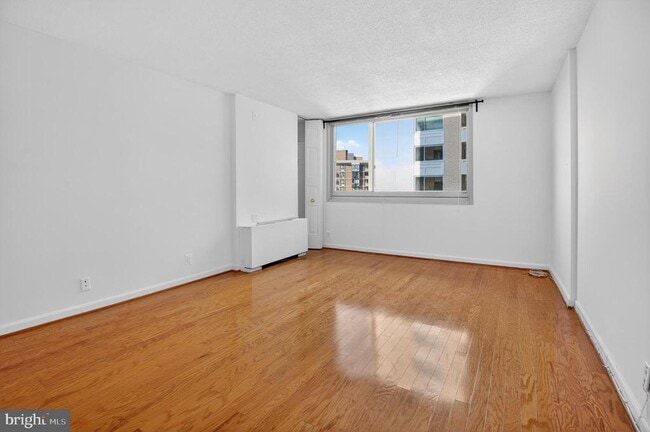 Building Photo - 4601 N Park Ave