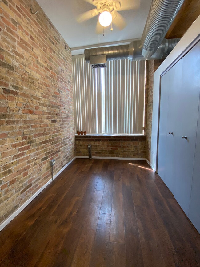 Building Photo - 417 S Jefferson St