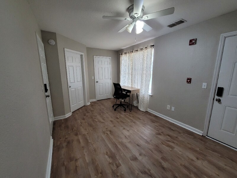 Building Photo - 1329 Nylic St