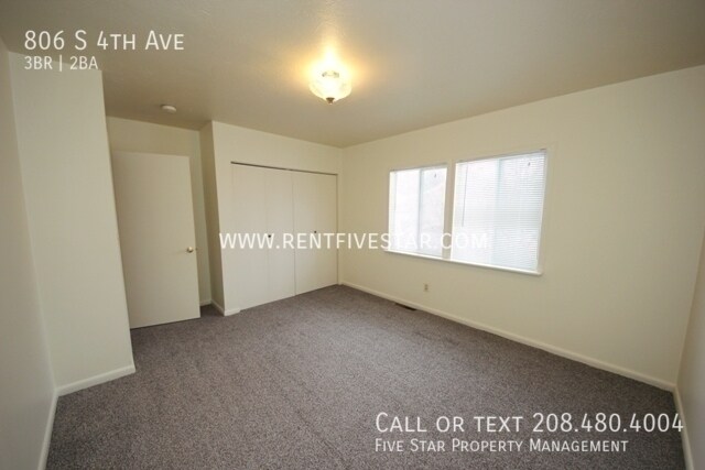 Building Photo - 806 S 4th Ave