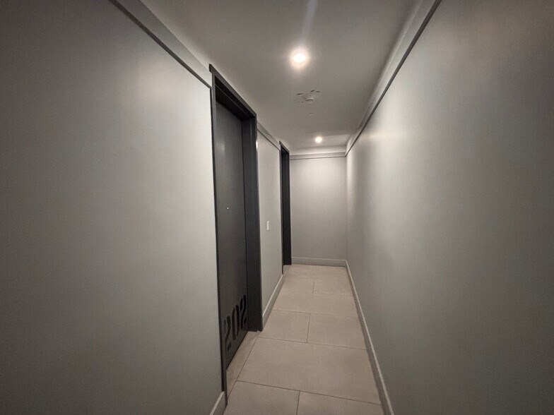 Building Photo - 568 Communipaw Ave