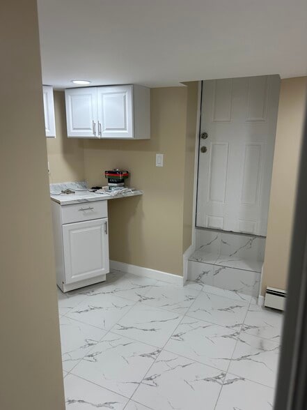 Building Photo - 271 Claremont Ave