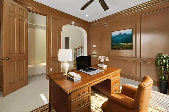 Building Photo - 2210 Bywater Dr