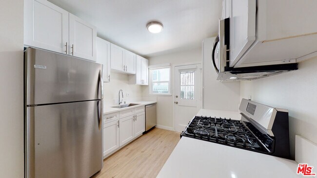 Building Photo - 8903 Harratt St