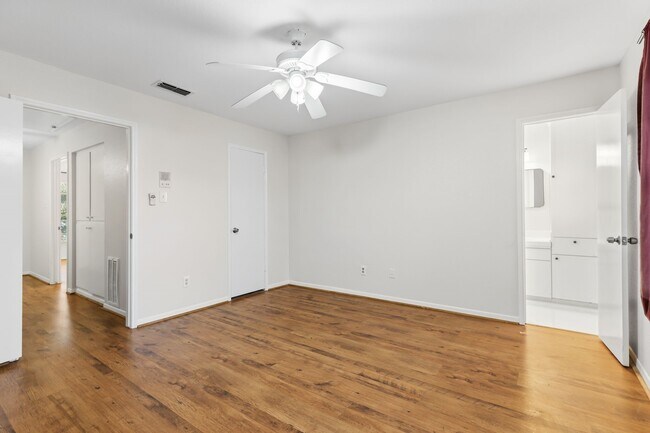 Building Photo - 6422 Burgoyne Dr.