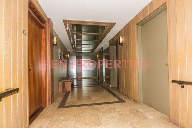 Building Photo - furnished 1 bdrm, 1 bath unit at Diamond Head Vista