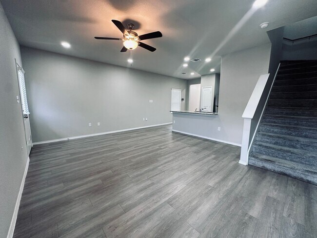 Building Photo - 7356 Misty Ridge Dr