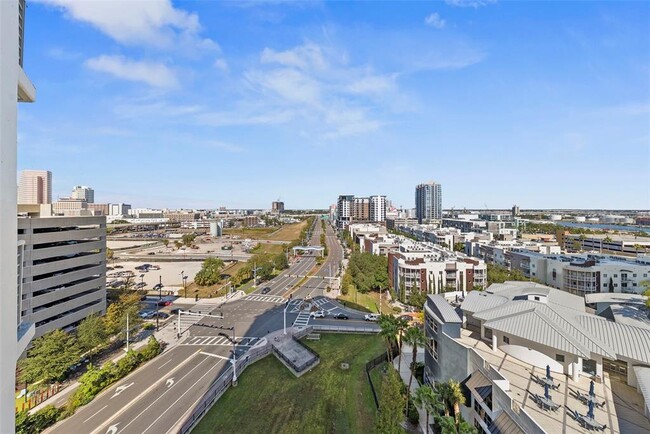 Building Photo - 449 S 12th St