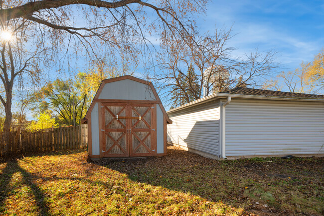 Building Photo - 11633 Crooked Lake Blvd