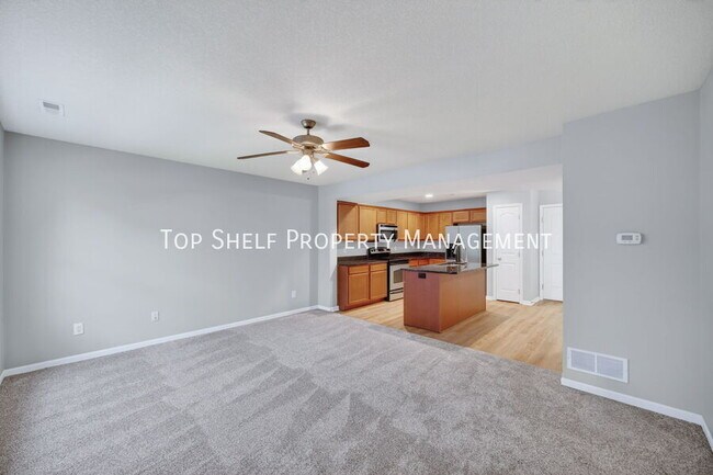 Building Photo - 9125 Greenspire Dr
