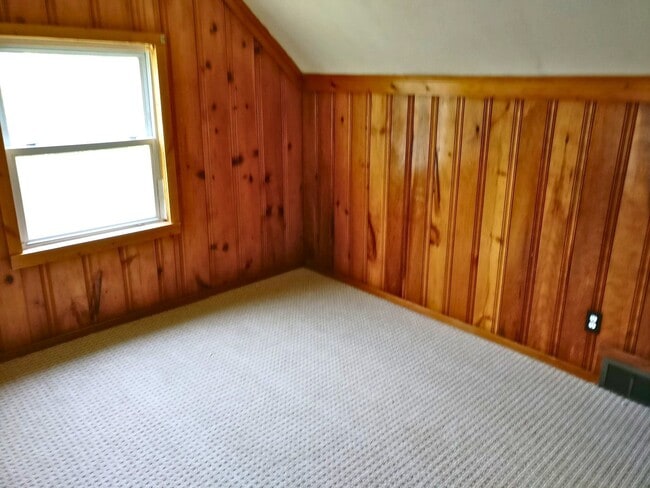 Building Photo - 4-Bedroom Home for Rent Summer 2026