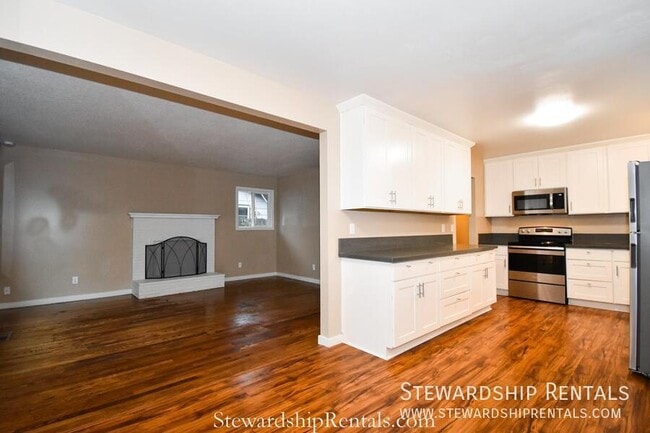 Building Photo - 11109 SE 52nd Ave