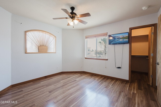 Building Photo - 3733 Tierra Campa Dr