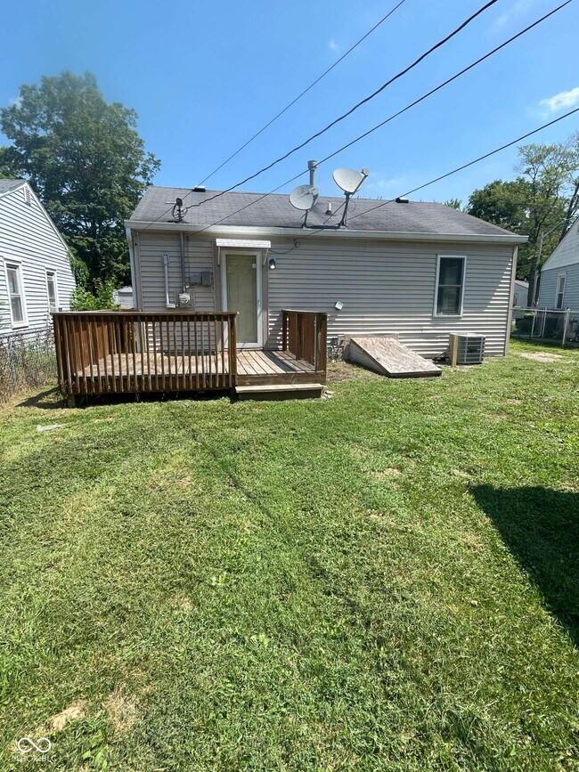 Building Photo - 5819 Greenfield Ave