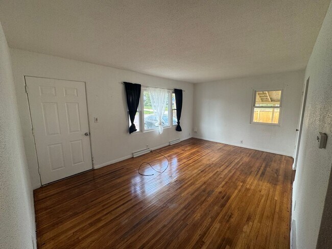 Building Photo - Oregon St 1153-1155