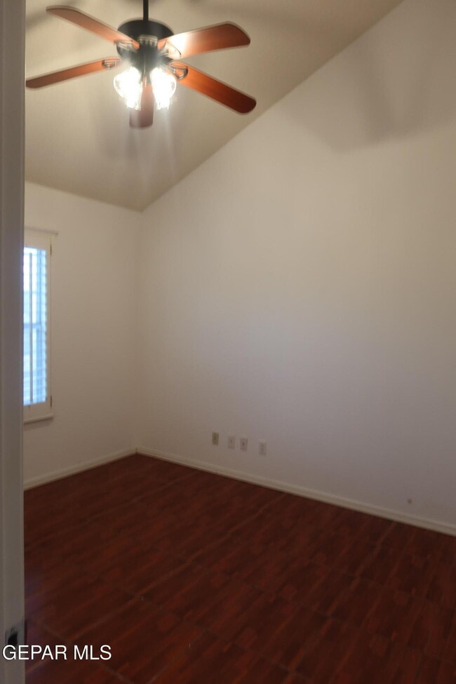 Building Photo - 12520 Twin Leaf Dr